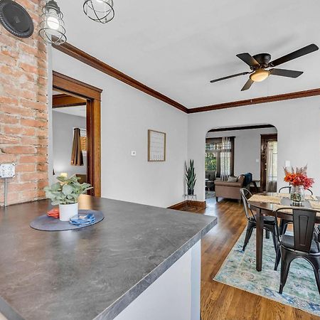 Beautifully Remodeled Duplex Apt In West Blvd Cleveland Luaran gambar